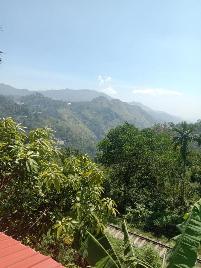 Charming View Homestay Ella Esterno foto