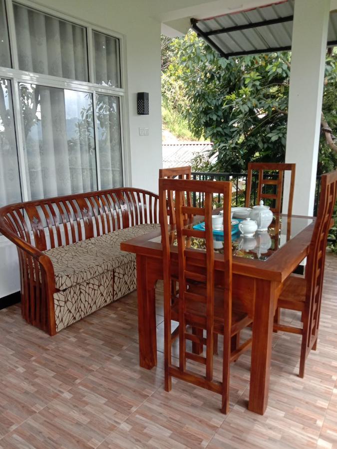 Charming View Homestay Ella Esterno foto