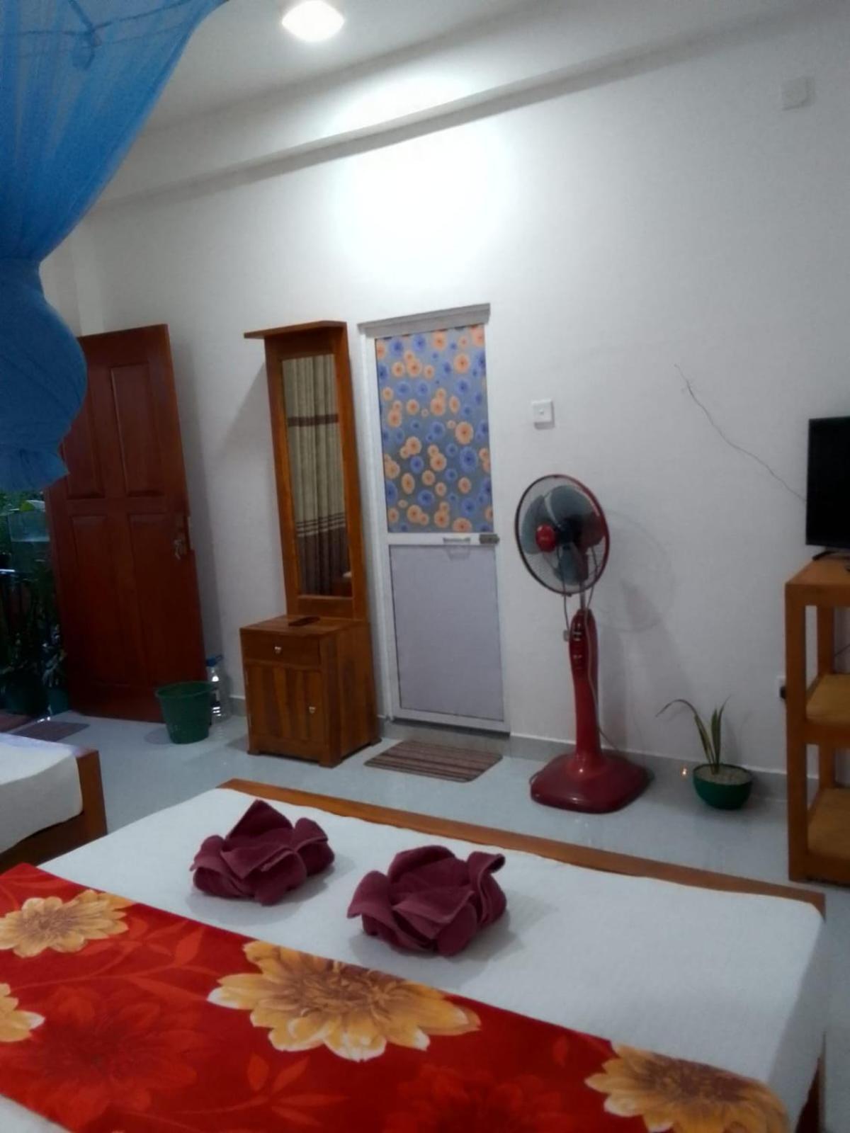 Charming View Homestay Ella Esterno foto